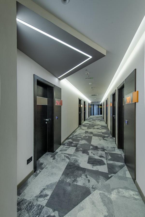 Hotel Zeneva Lux Kragujevac Exteriör bild