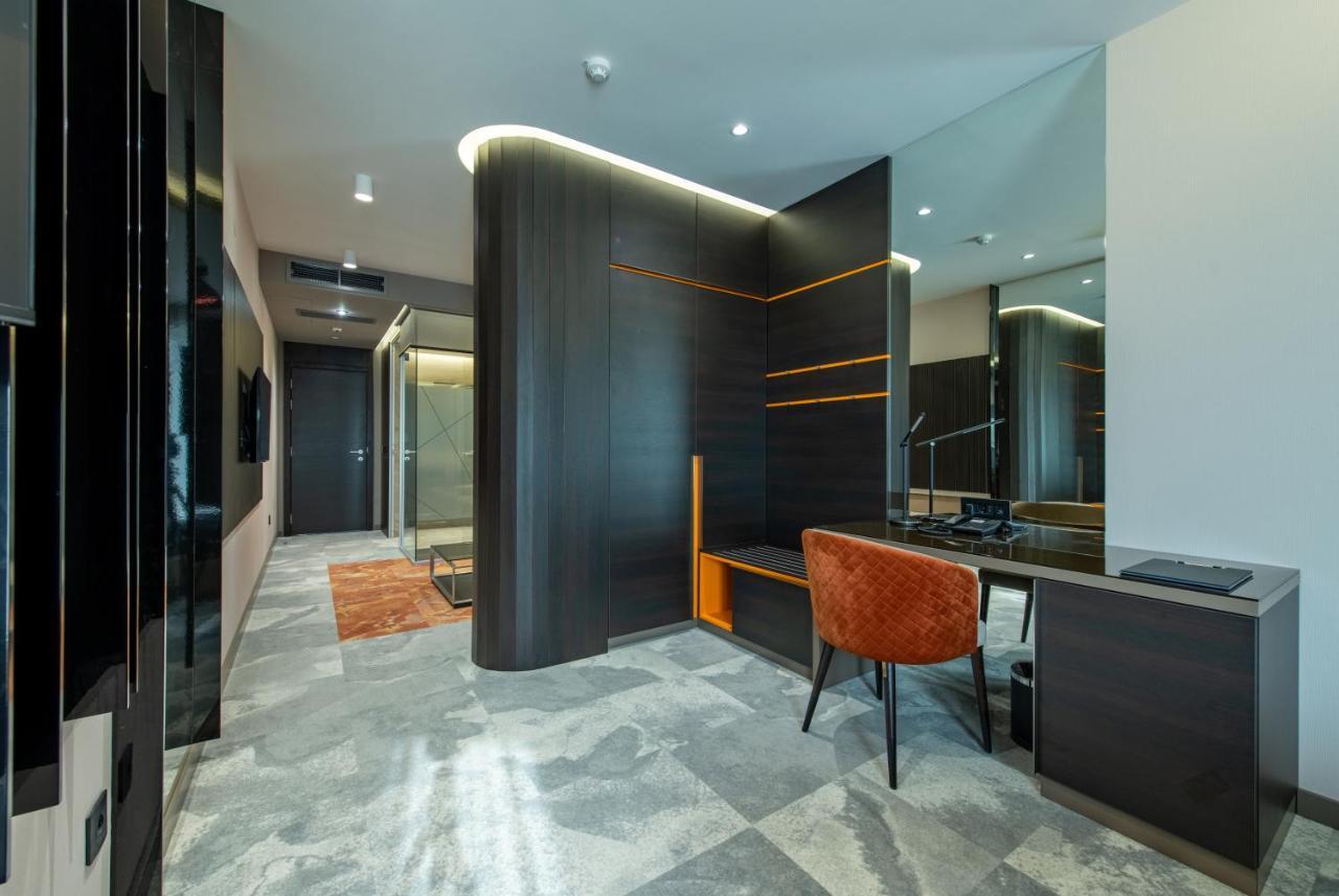 Hotel Zeneva Lux Kragujevac Exteriör bild