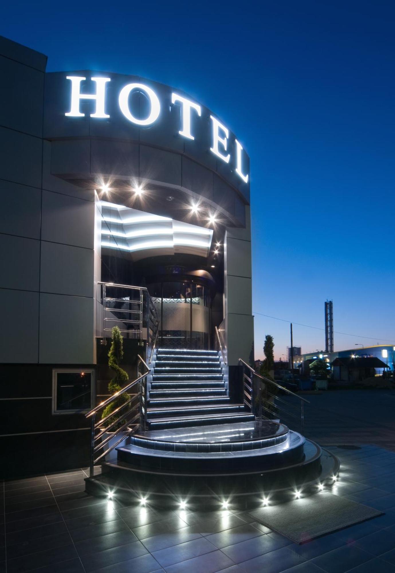Hotel Zeneva Lux Kragujevac Exteriör bild